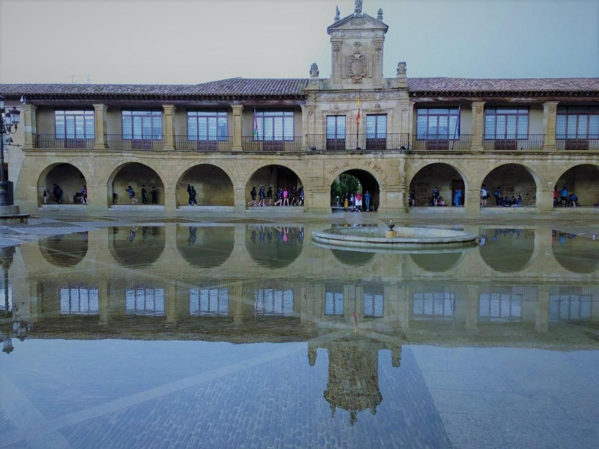 Parador De Santo Domingo De La Calzada Exteriör bild