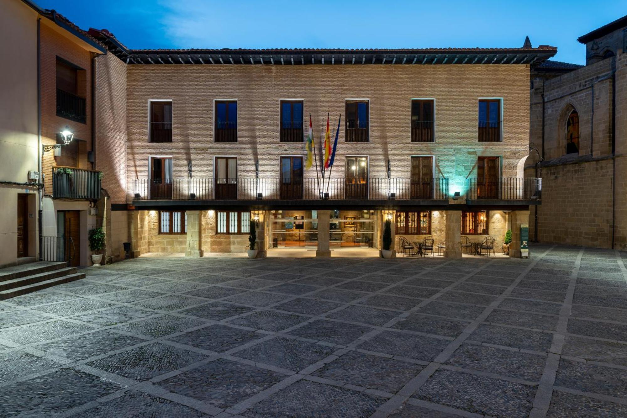 Parador De Santo Domingo De La Calzada Exteriör bild